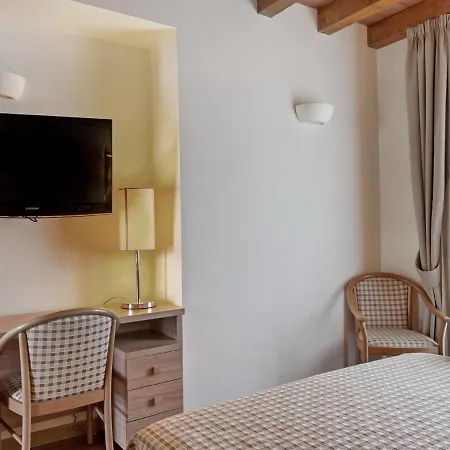 Lavish Holiday In Near Lago Di