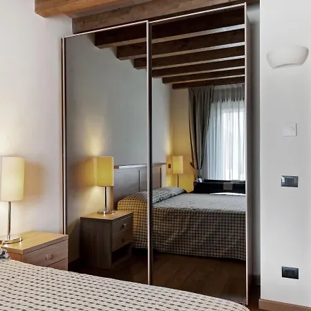 Lavish Holiday In Near Lago Di