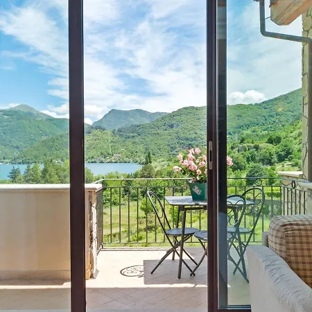 Lavish Holiday In Near Lago Di بيت للعطل *
